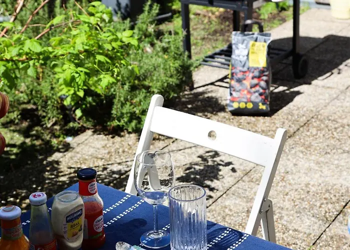 Проживання в сім'ї With Garden In Ottakringer With Shared Bathroom